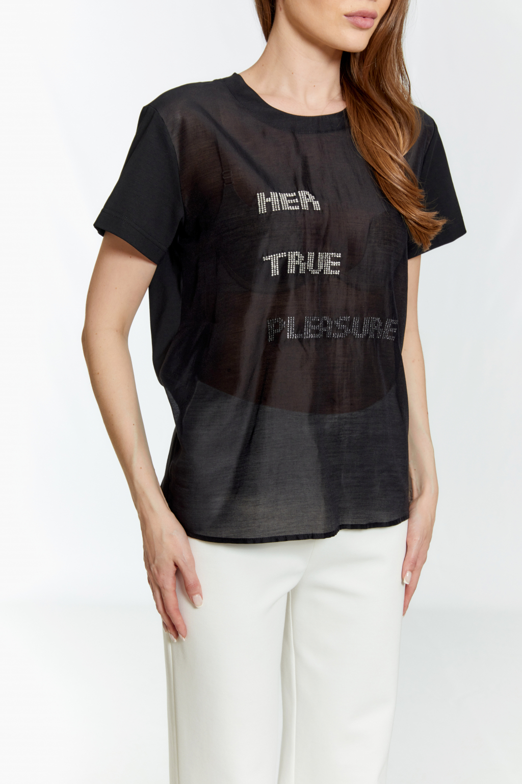 Комбинированная футболка с вышивкой по полочке.