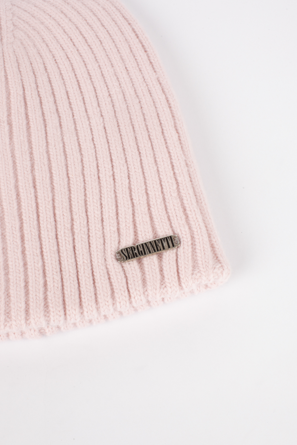 Шапка женская бини. Теплый и стильный головной убор, выполненный из пряжи альпаки, с добавлением шерсти и акрила. Шапка является совершенным аксессуаром для утепления в осенний и зимний сезон.