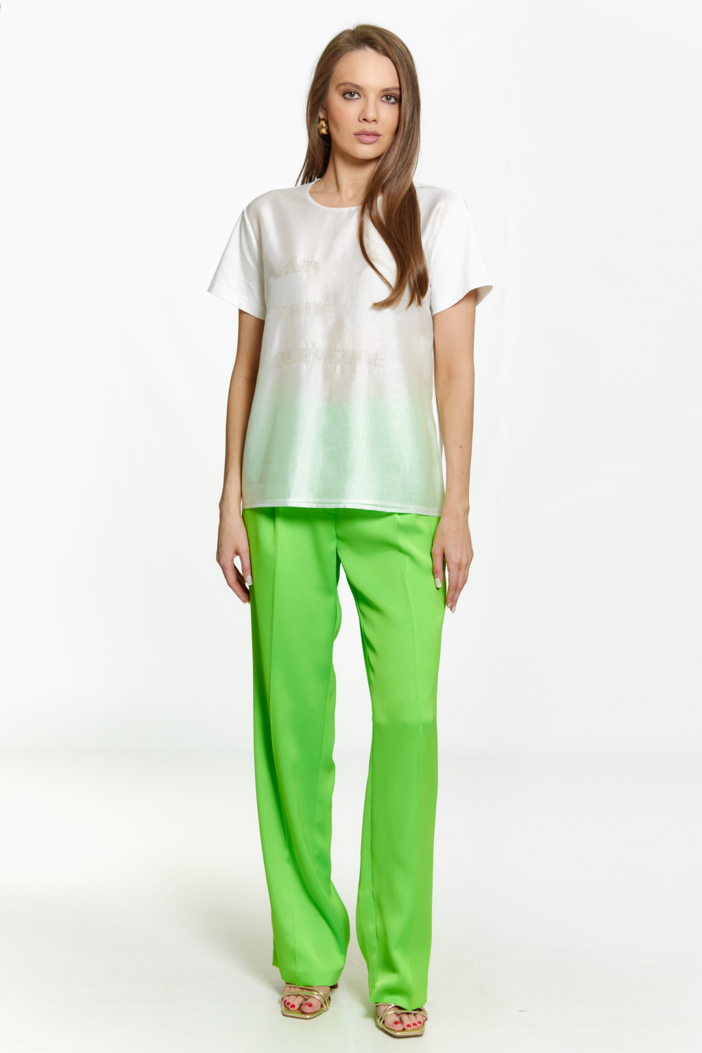 Комбинированная футболка с вышивкой по полочке.