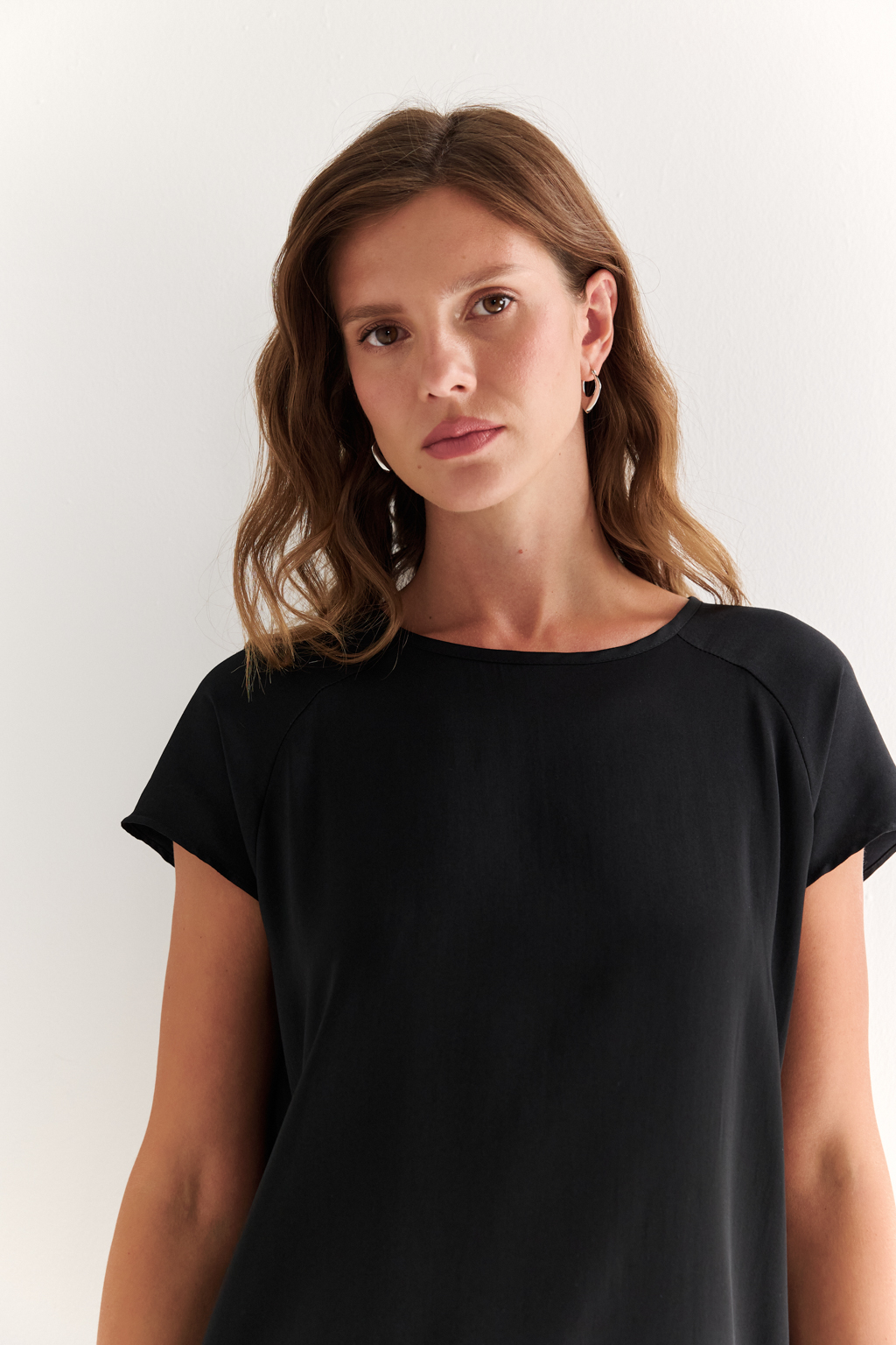 Блуза прямого силуэта с короткими рукавами