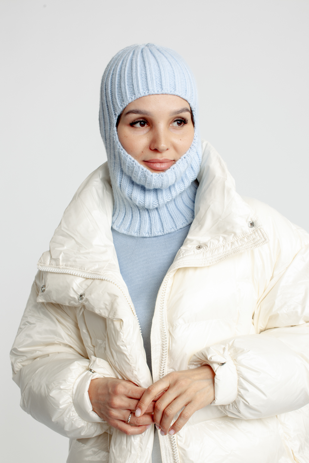 Балаклава женская- полноценная защита от ветра и холода.