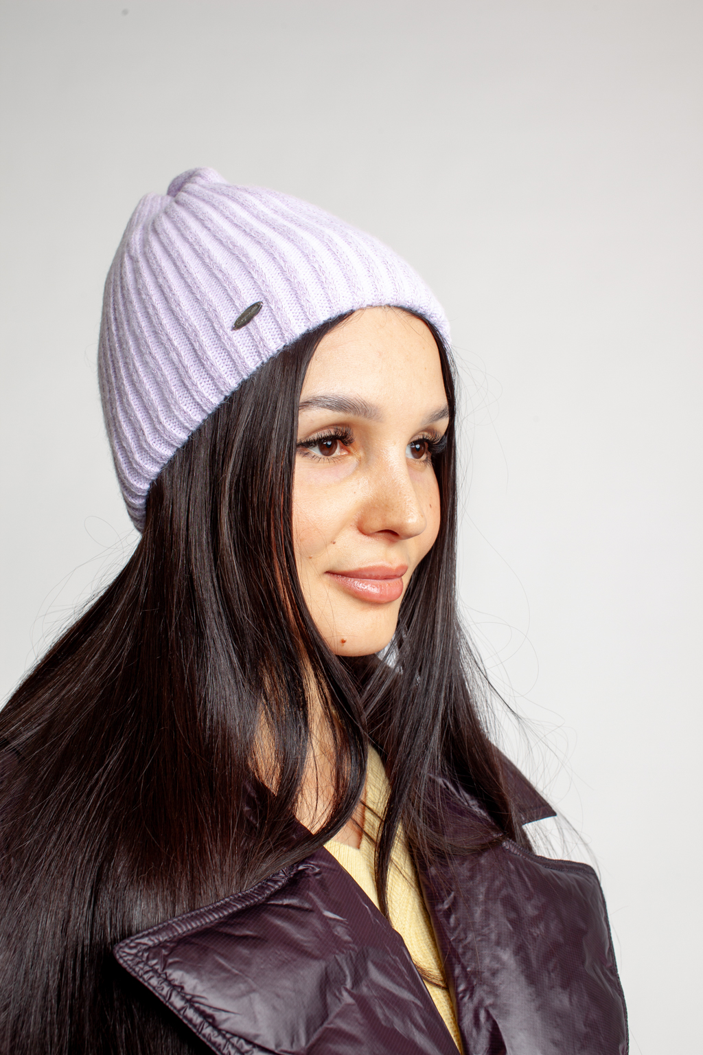 Шапка женская бини. Теплый и стильный головной убор, выполненный из пряжи альпаки, с добавлением шерсти и акрила. Шапка является совершенным аксессуаром для утепления в осенний и зимний сезон.