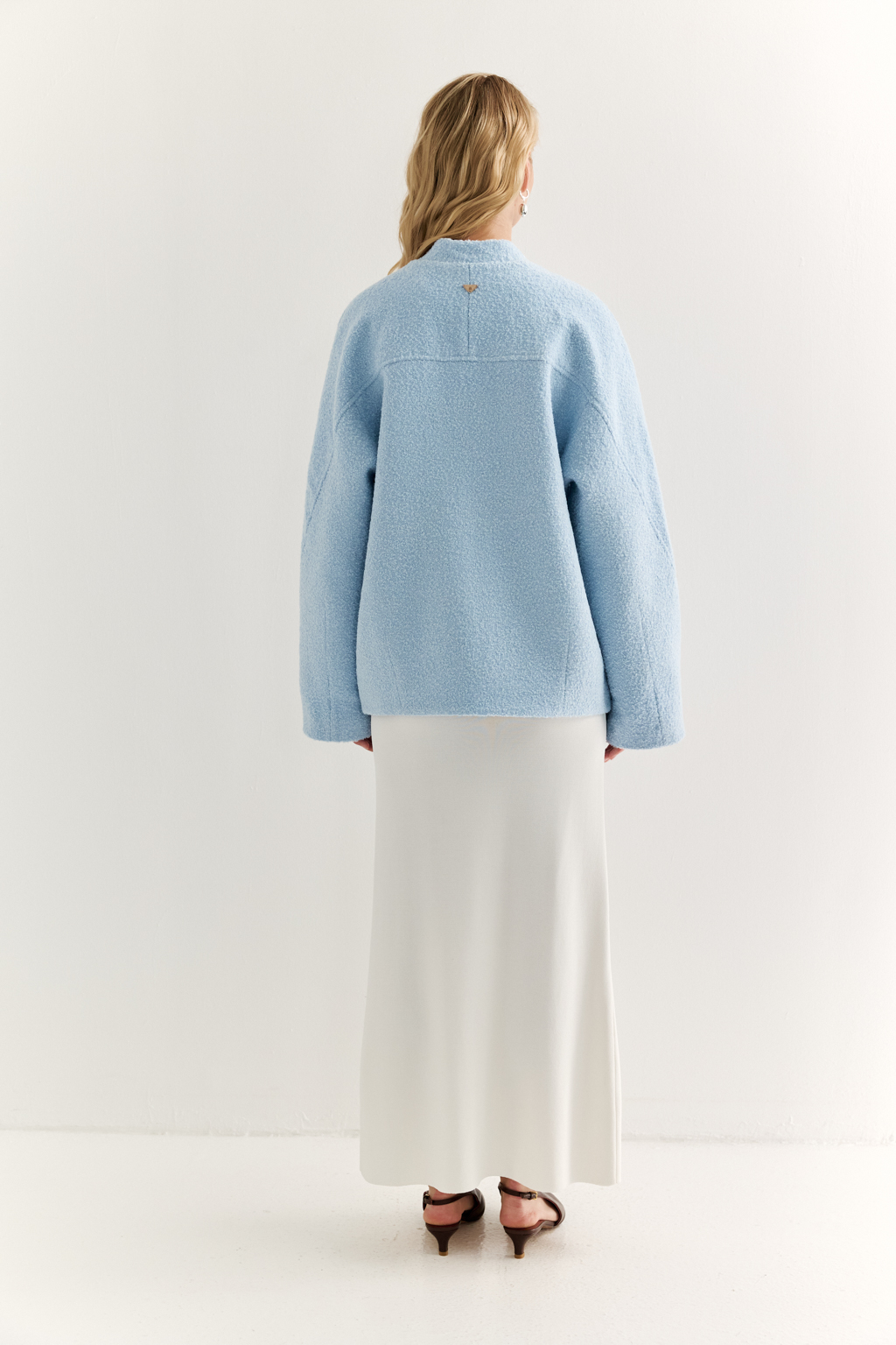 Куртка оверсайз силуэта длиной до бедер с застежкой на молнию