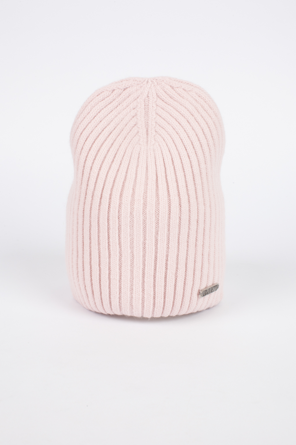 Шапка женская бини. Теплый и стильный головной убор, выполненный из пряжи альпаки, с добавлением шерсти и акрила. Шапка является совершенным аксессуаром для утепления в осенний и зимний сезон.