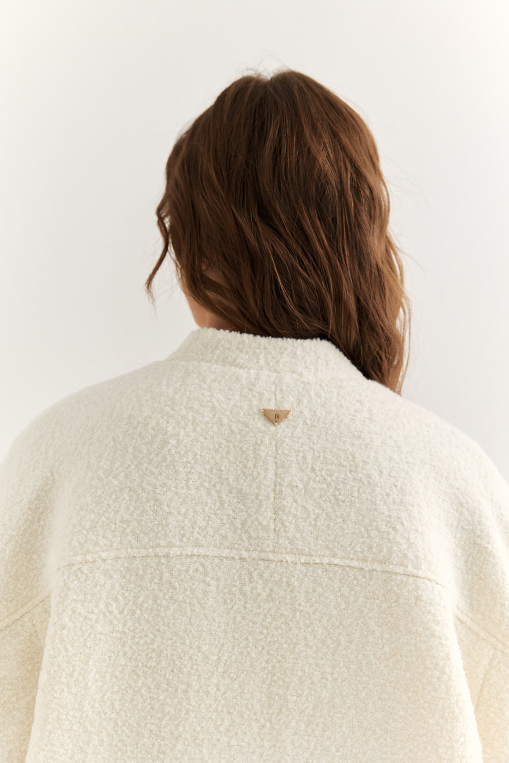 Куртка оверсайз силуэта длиной до бедер с застежкой на молнию