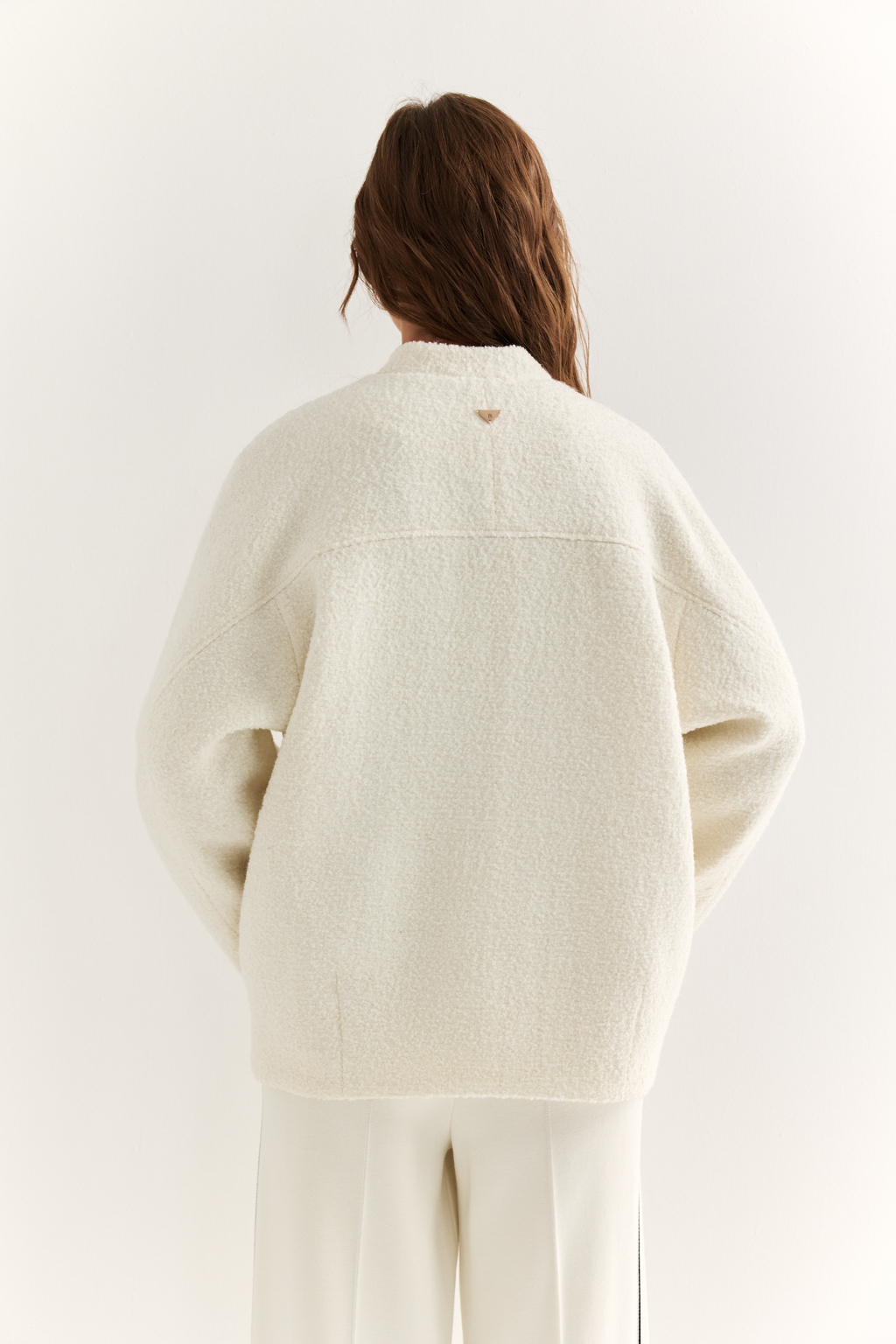 Куртка оверсайз силуэта длиной до бедер с застежкой на молнию