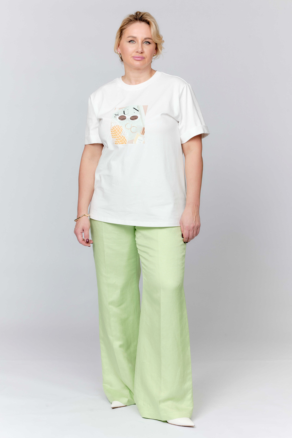 Футболка свободного кроя с коротким рукавом. Принт "Композиция с очками".