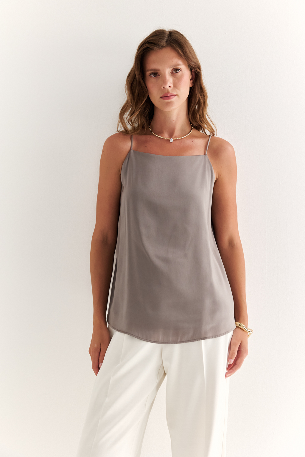 Топ на бретелях прямого силуэта с прямым вырезом горловины