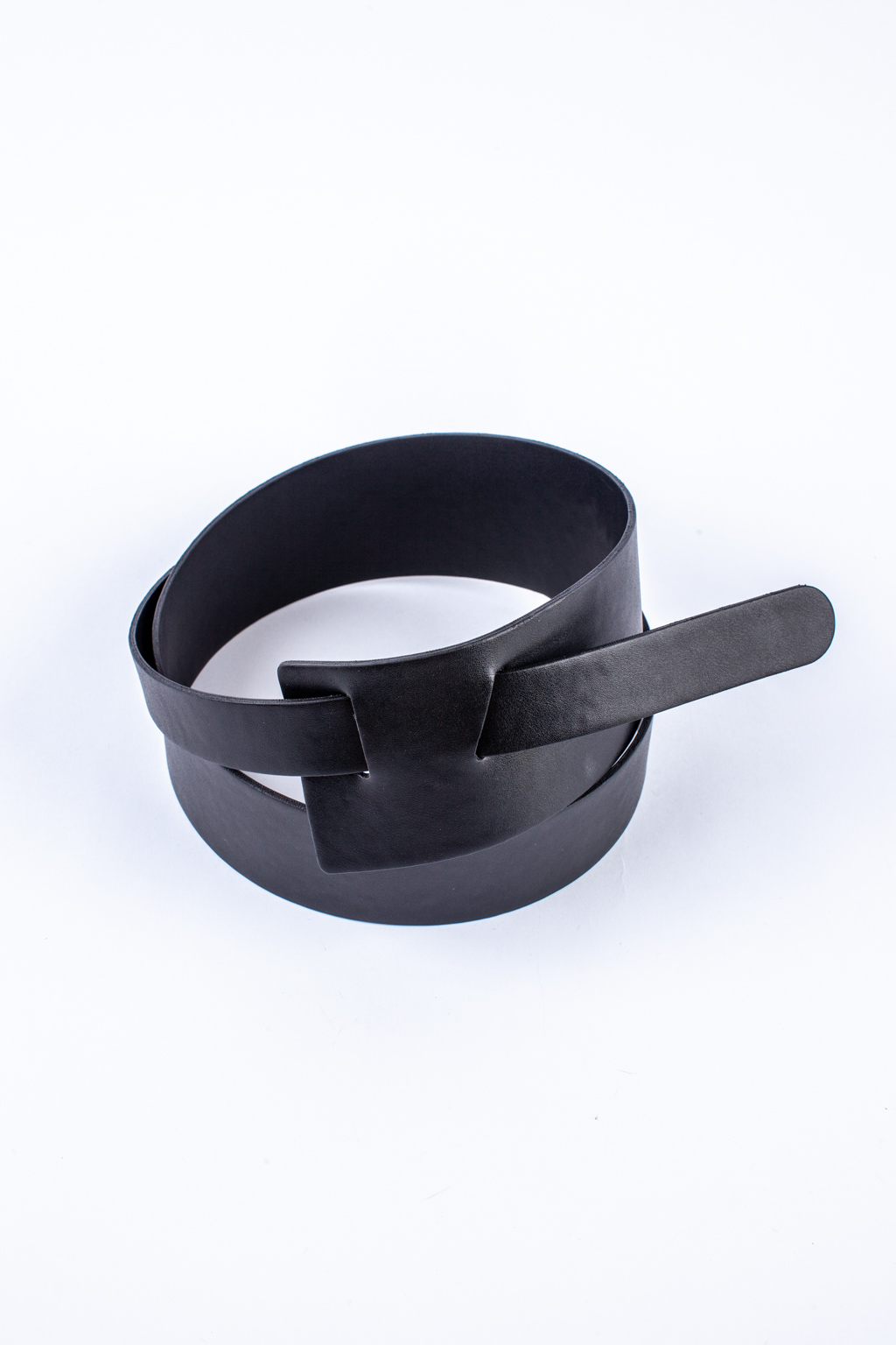 Длина ремня 1,2 м, ширина 7- 4 см