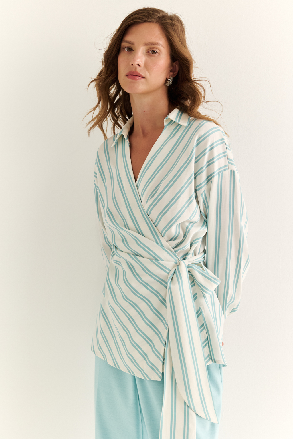 Блуза в широкую молочно-мятную полоску 