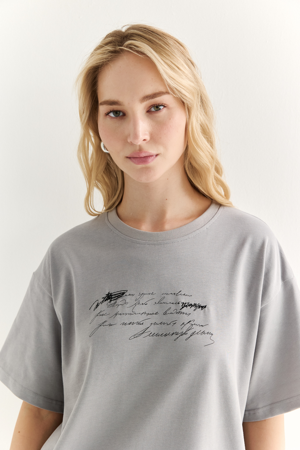 Футболка прямого силуэта с короткими рукавами