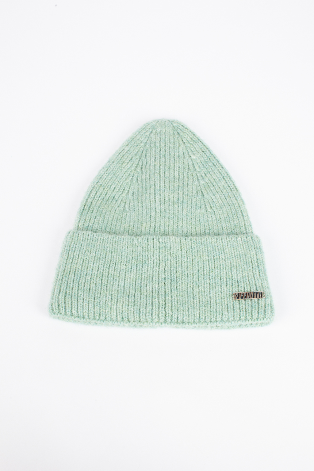 Шапка женская с отворотом. Является совершенным аксессуаром для утепления в осенний и зимний сезон.