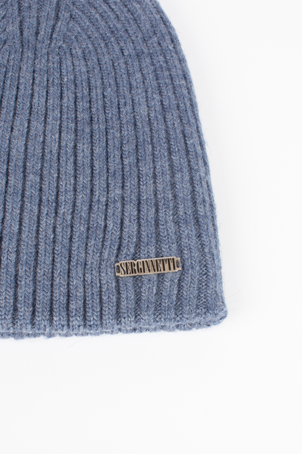 Шапка женская без отворота. Теплый и стильный головной убор для утепления в осенний и зимний сезон.