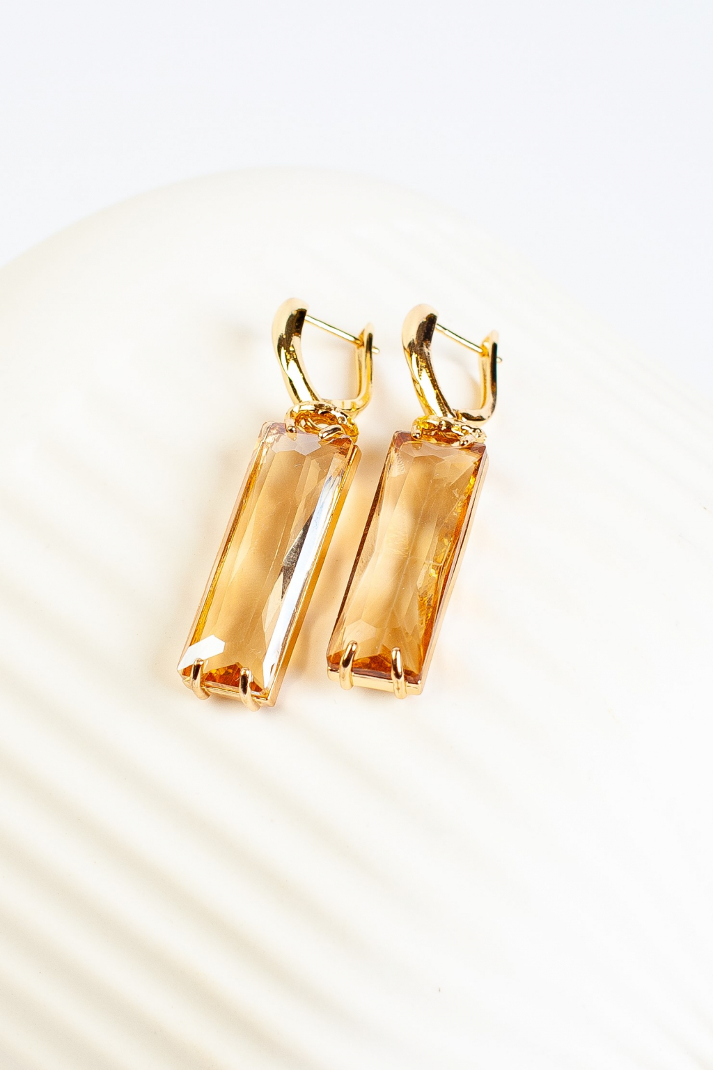 Элегантные серьги из ювелирного стекла. Сделаны вручную. Бижутерный сплав, английский замок.