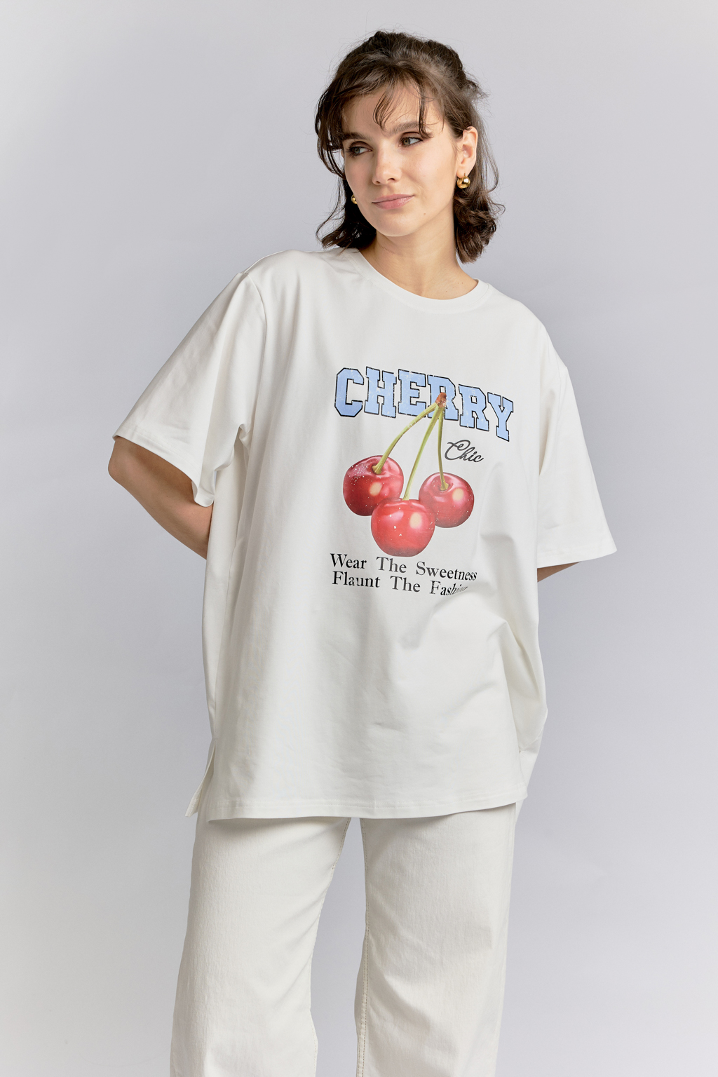 Футболка прямого кроя с коротким рукавом. Принт "Cherry"