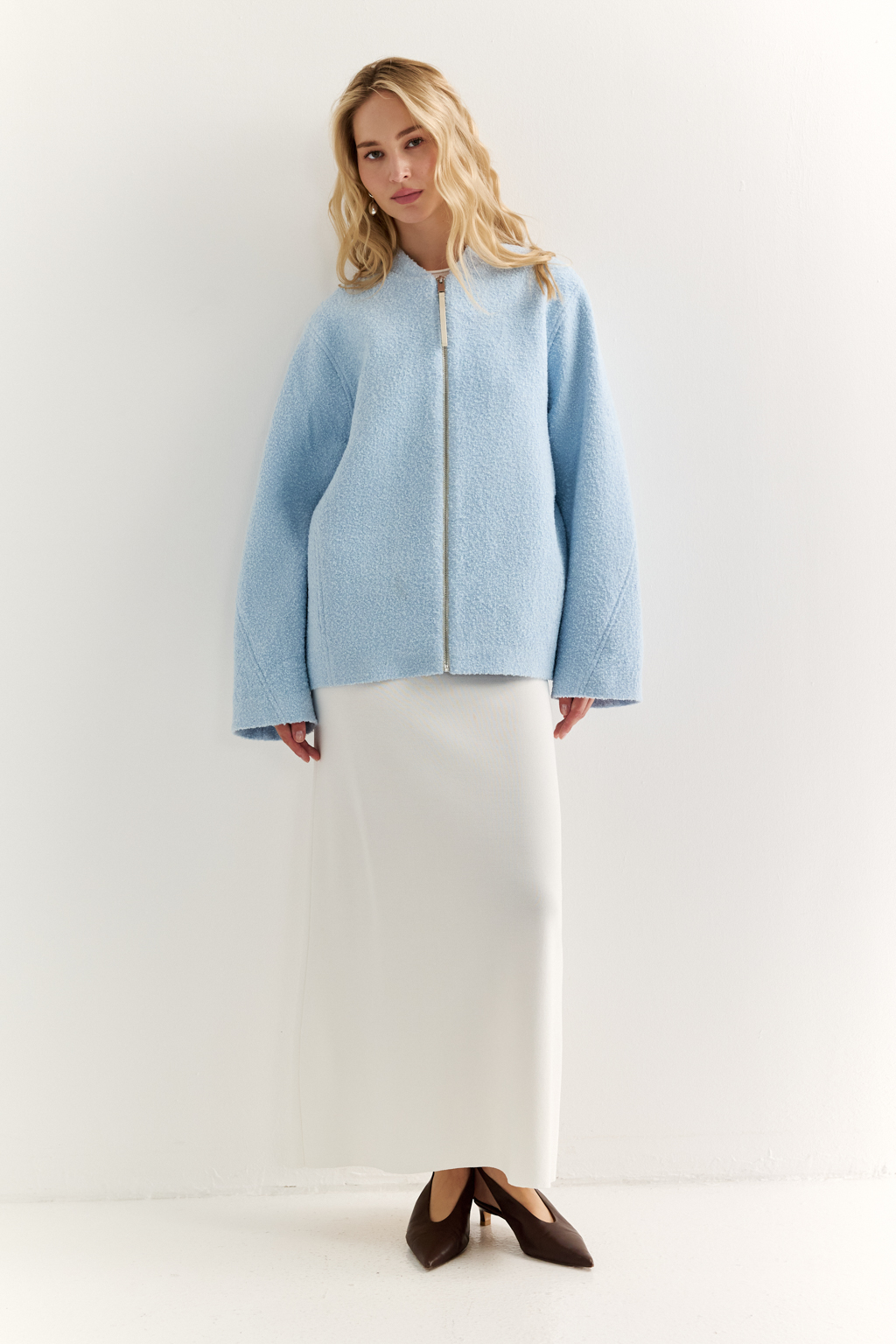 Куртка оверсайз силуэта длиной до бедер с застежкой на молнию