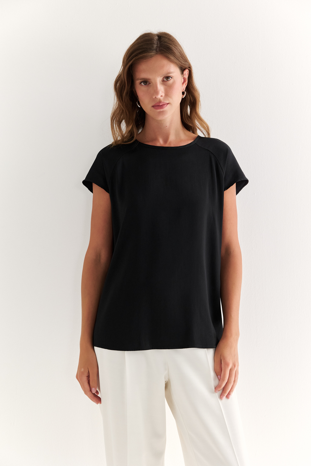 Блуза прямого силуэта с короткими рукавами