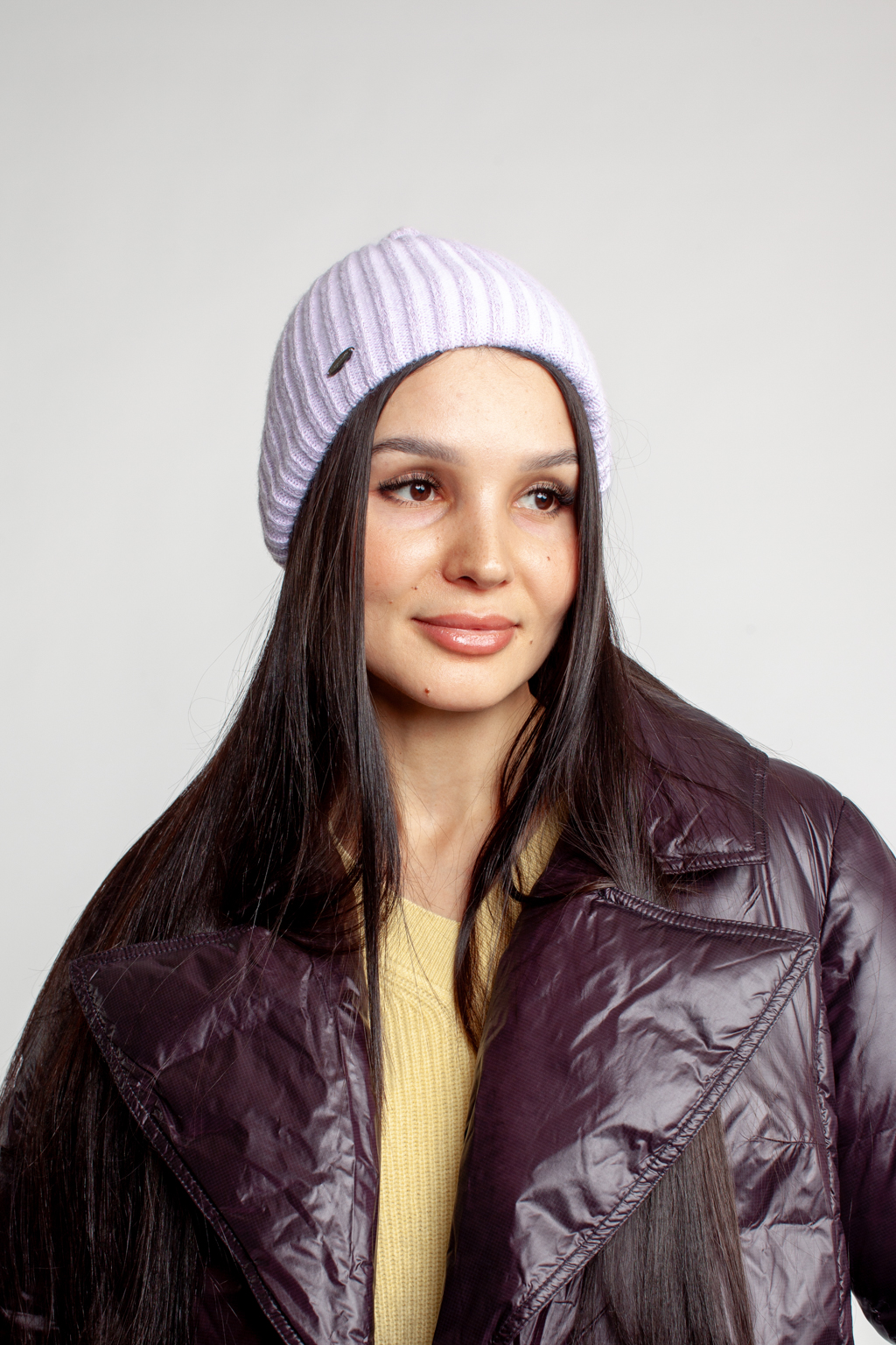 Шапка женская бини. Теплый и стильный головной убор, выполненный из пряжи альпаки, с добавлением шерсти и акрила. Шапка является совершенным аксессуаром для утепления в осенний и зимний сезон.