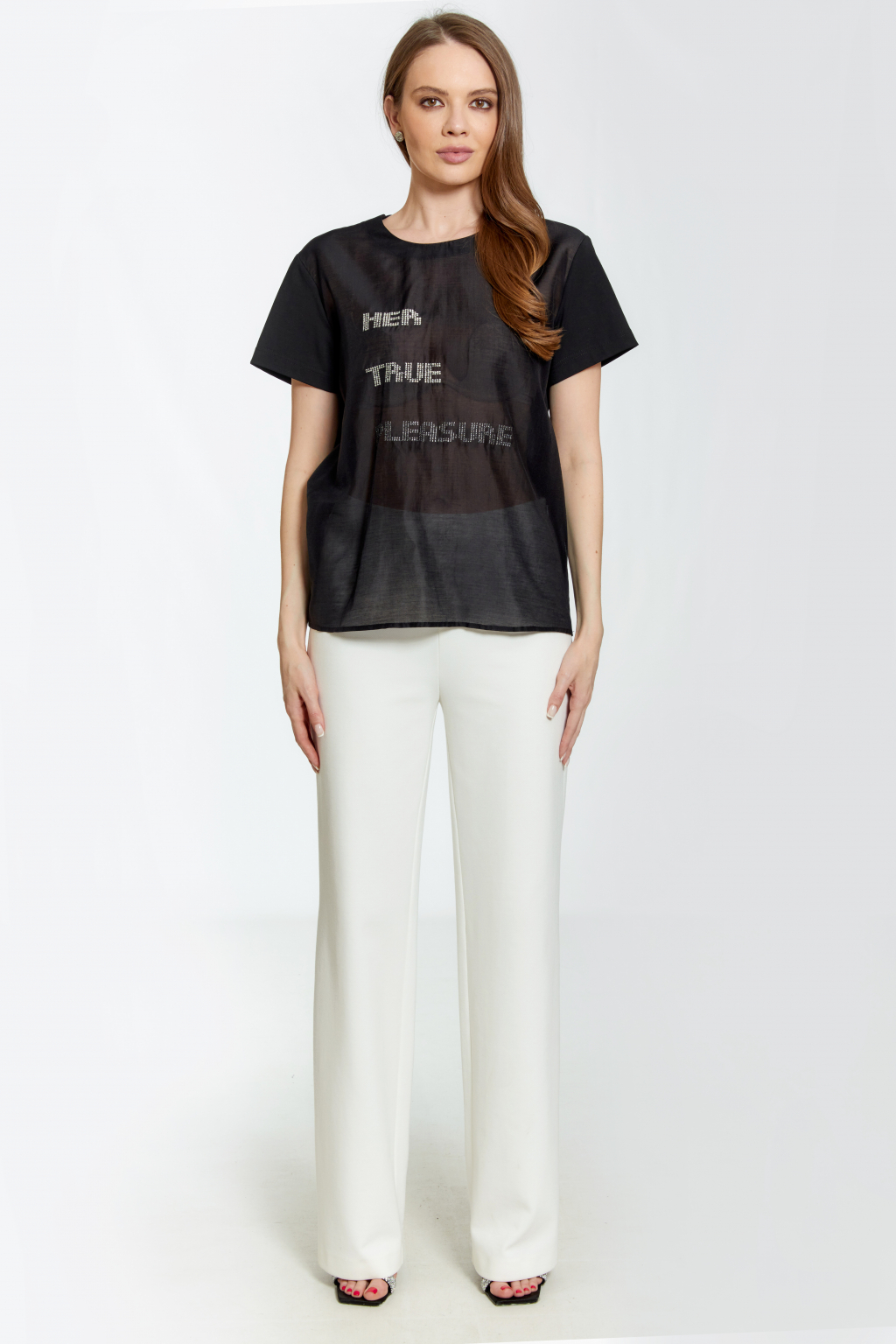 Комбинированная футболка с вышивкой по полочке.