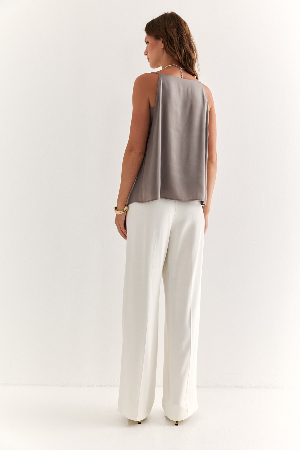 Топ на бретелях прямого силуэта с прямым вырезом горловины