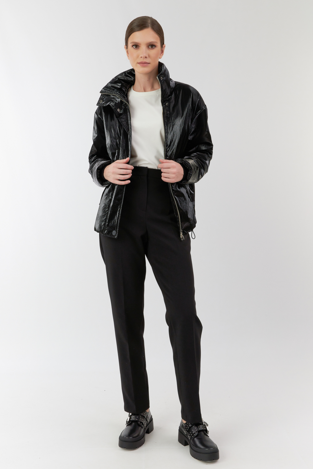 Куртка оверсайз с воротником стойкой с застежка на молнию и на кнопки