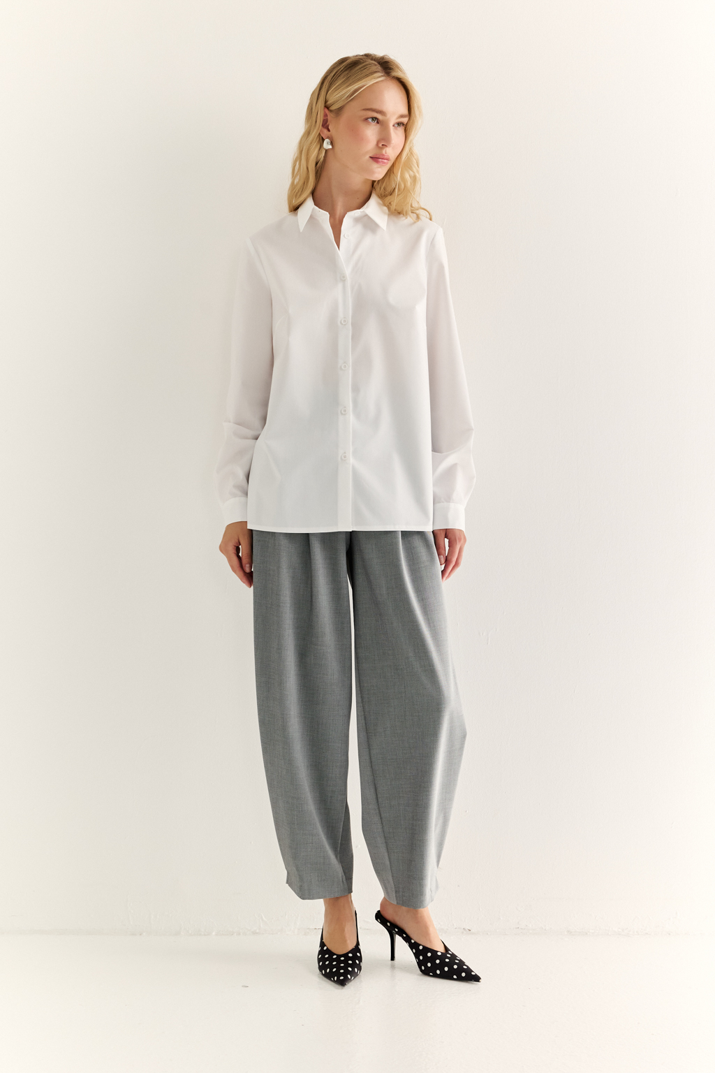 Базовая рубашка в белом цвете