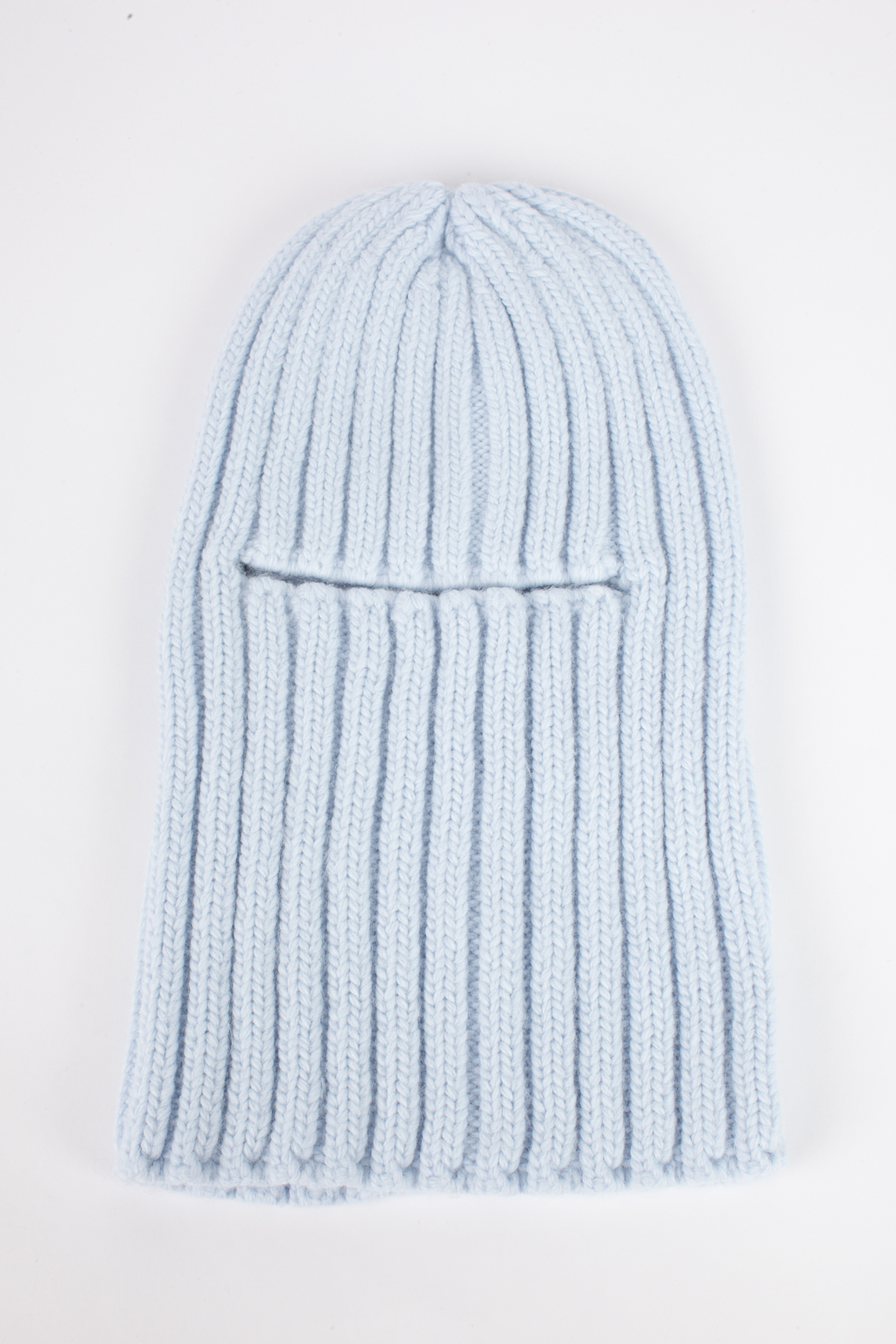 Балаклава женская- полноценная защита от ветра и холода.