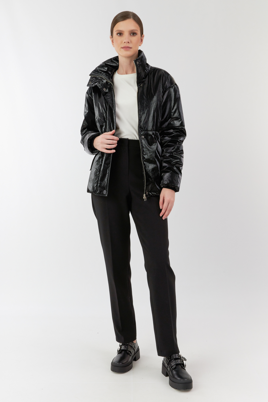 Куртка оверсайз с воротником стойкой с застежка на молнию и на кнопки