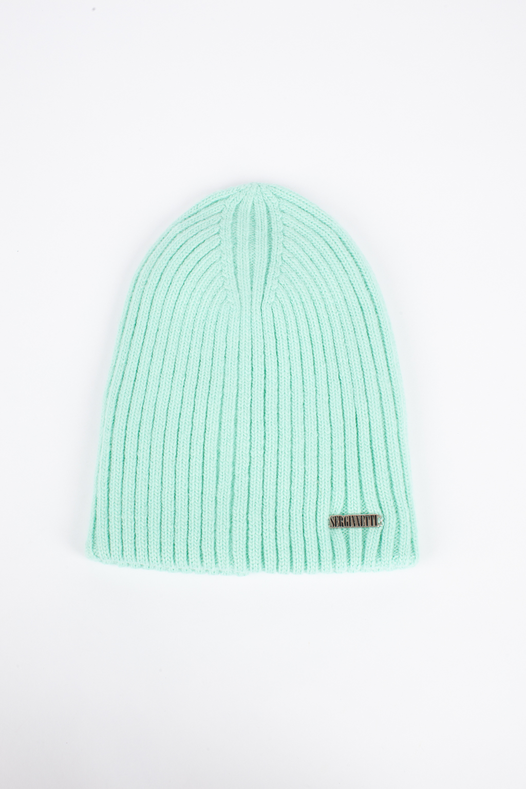 Шапка женская без отворота. Теплый и стильный головной убор для утепления в осенний и зимний сезон.