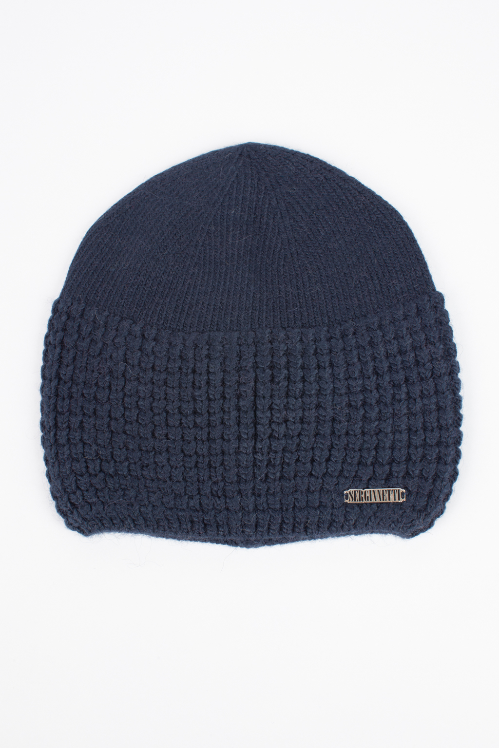 Шапка женская без отворота. Теплый и стильный головной убор для утепления в осенний и зимний сезон.