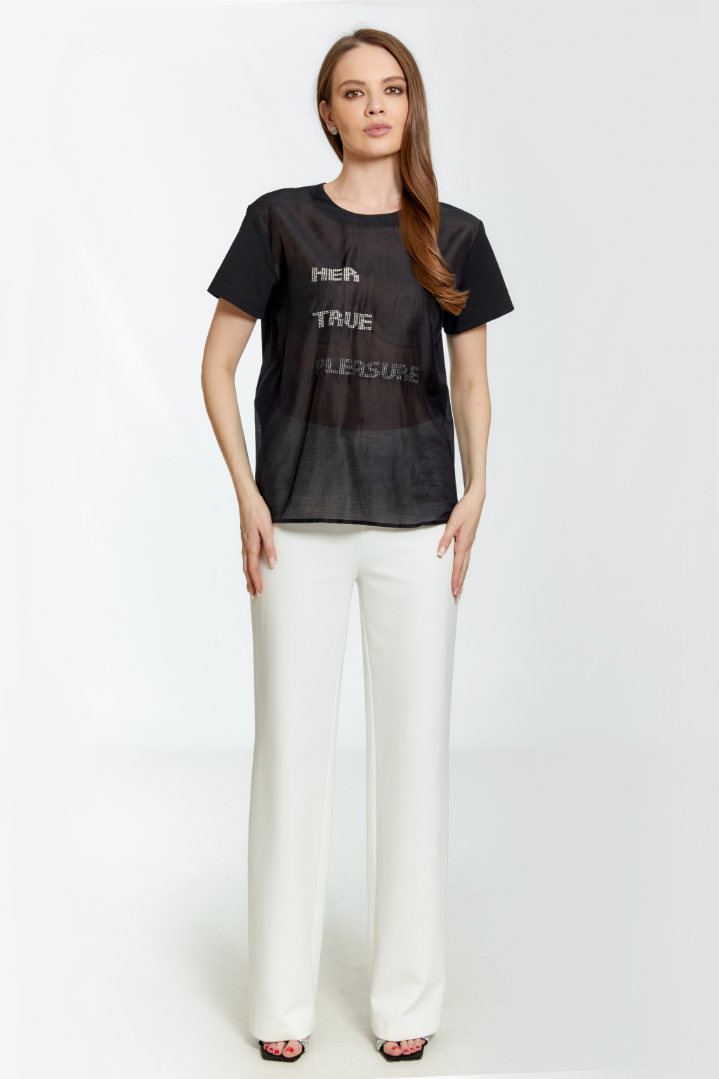 Комбинированная футболка с вышивкой по полочке.