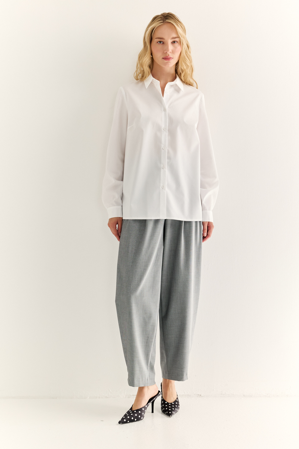 Базовая рубашка в белом цвете