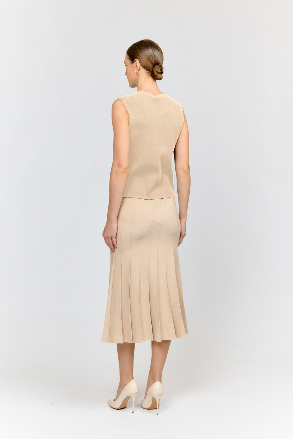 Топ с V-образным вырезом