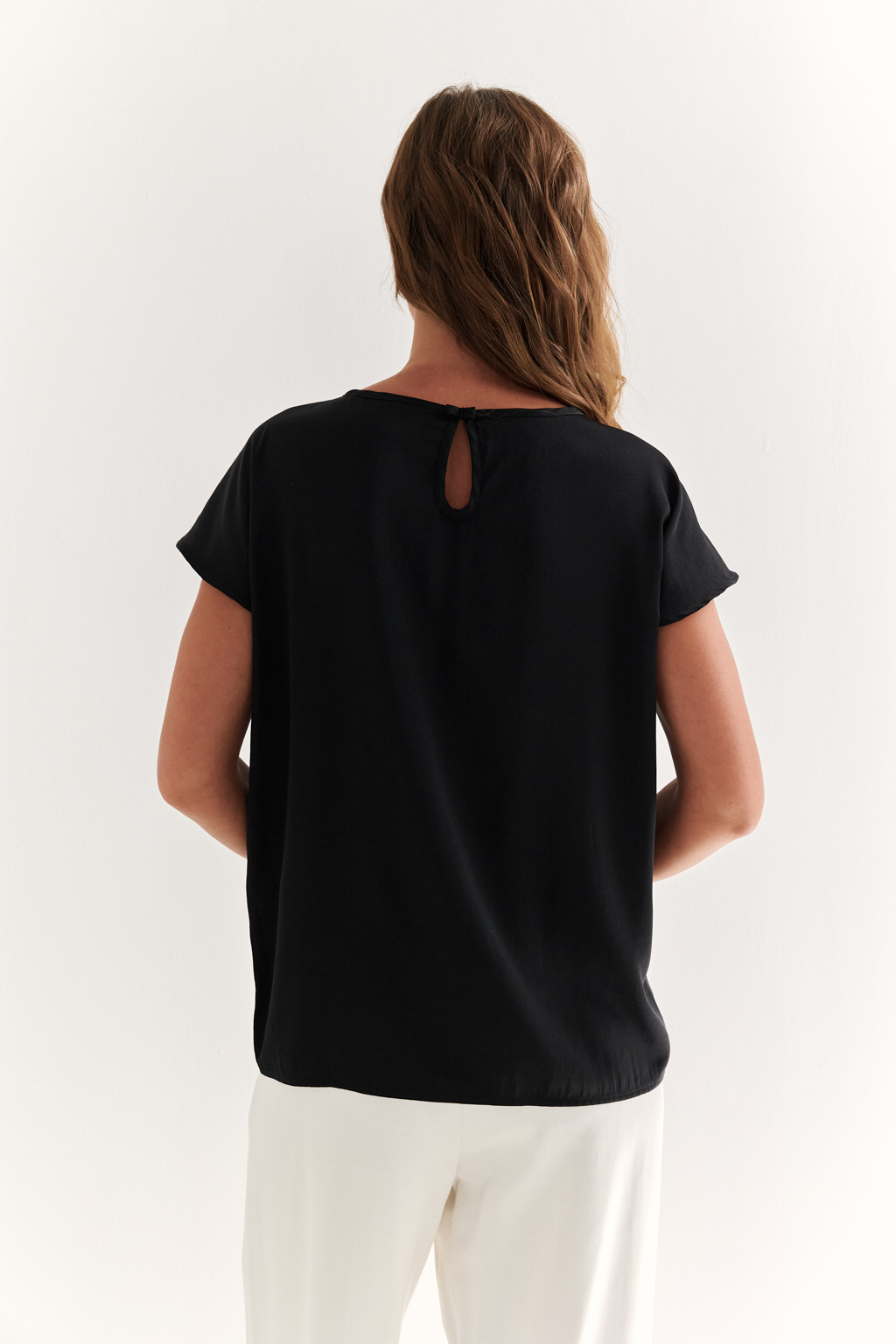 Блуза прямого силуэта с короткими рукавами