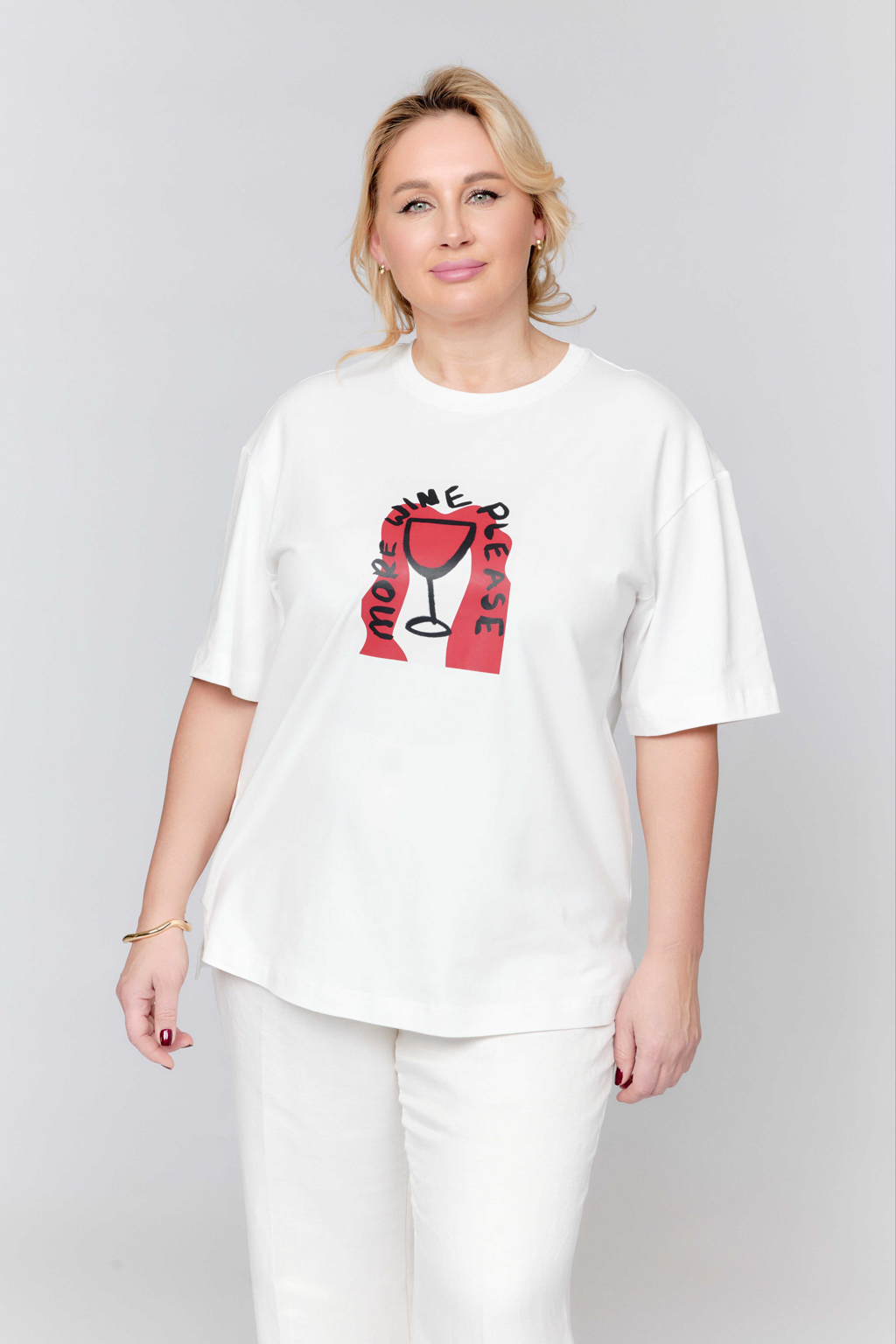 Футболка свободного кроя с коротким рукавом. Принт "Красное вино".