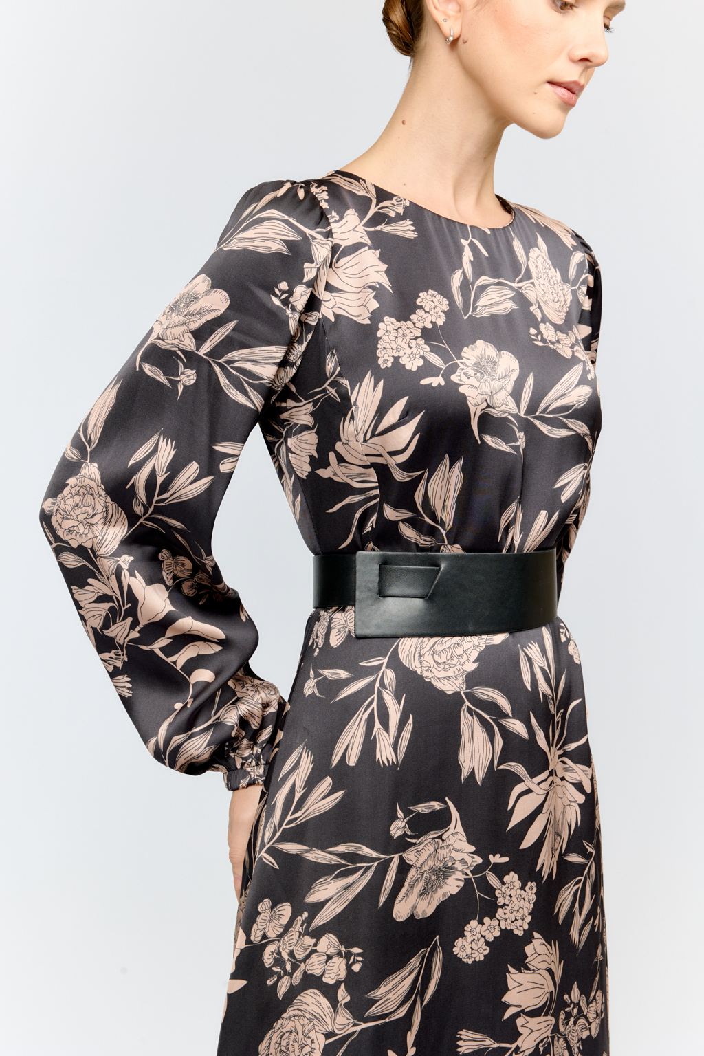 Длина ремня 1,2 м, ширина 7- 4 см