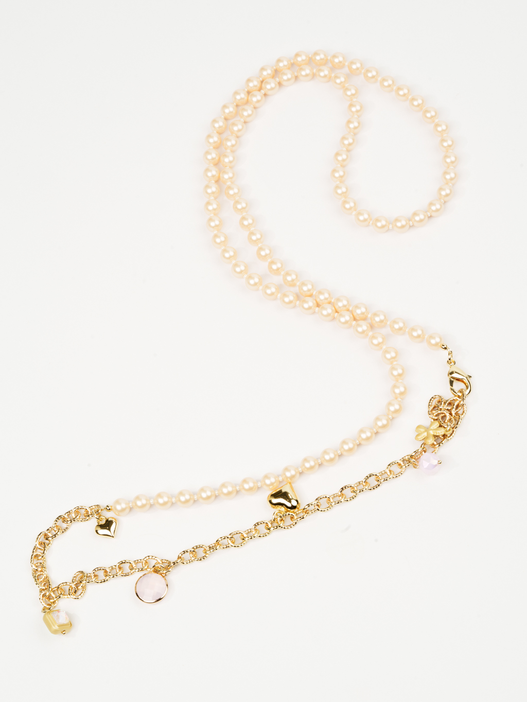 Колье-трансформер на тело для создания стильных образов. Цепочка золотого цвета с элементами из ювелирного стекла дополнена бусинами из майорки. Длина позволяет выбрать актуальный вариант использования: бодичейн, пояс, колье, колье-чокер. Фурнитура изготовлена из гипоаллергенного сплава со стойким гальваническим покрытием. Вес 92 гр. длина 123 см