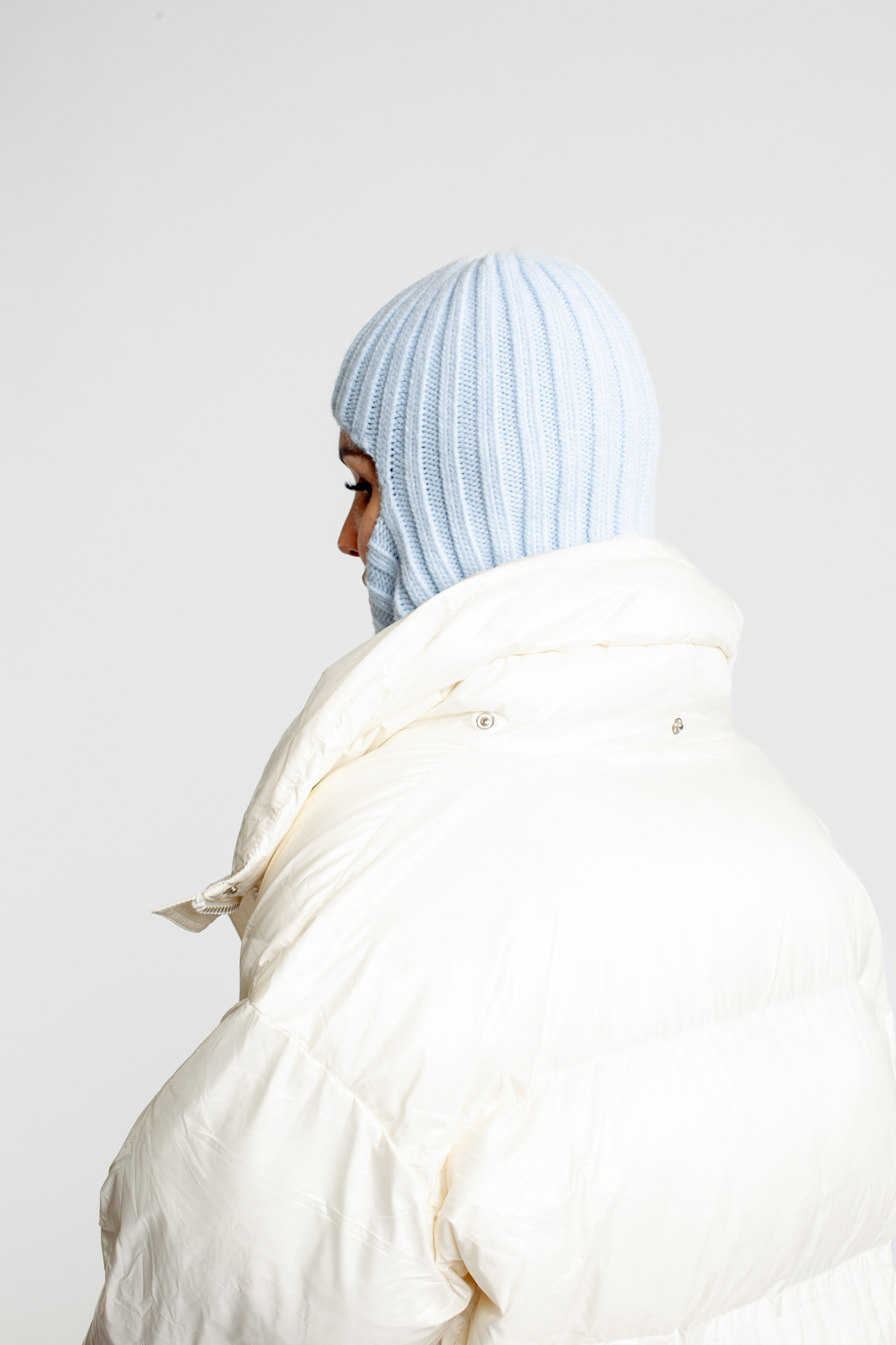 Балаклава женская- полноценная защита от ветра и холода.