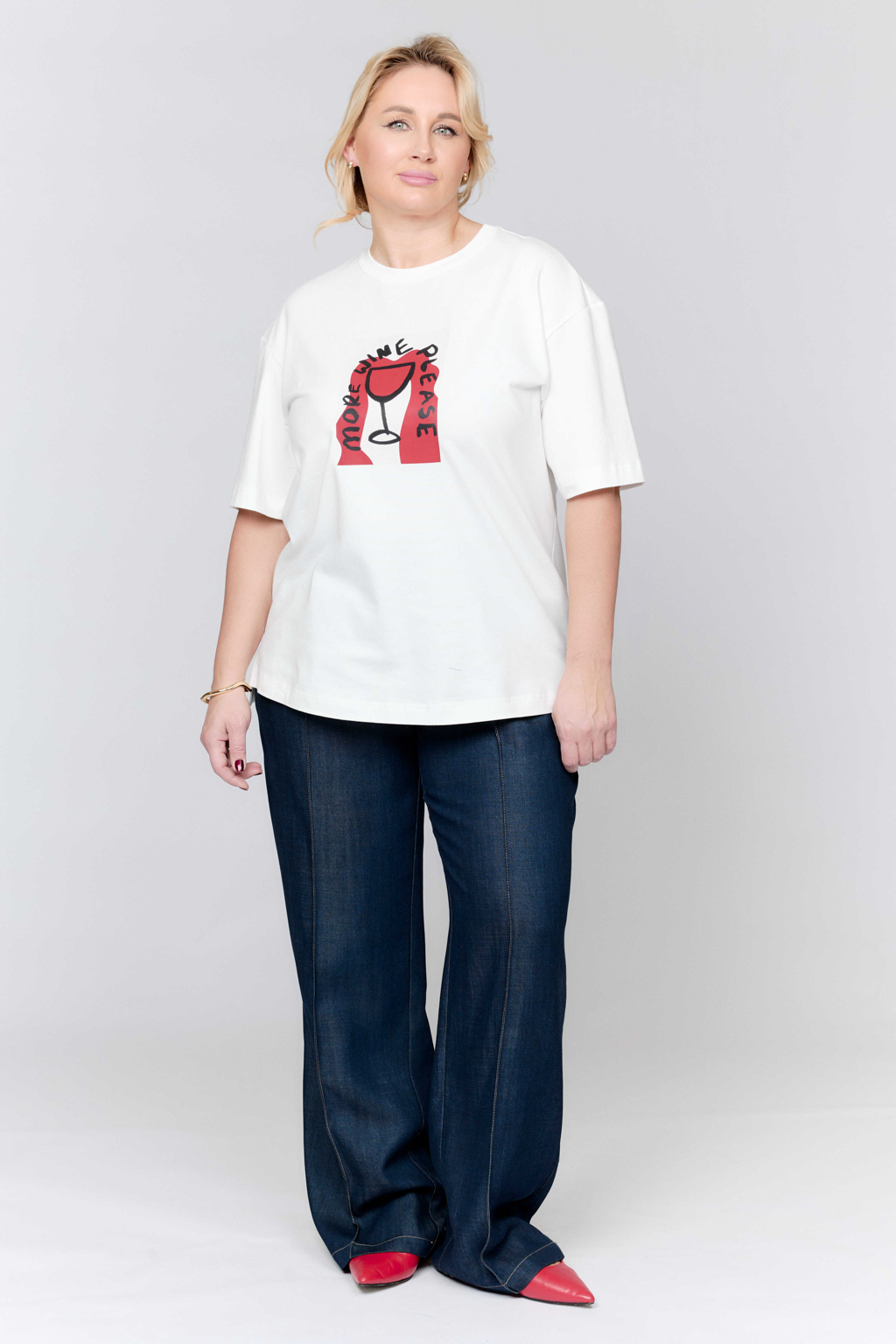 Футболка свободного кроя с коротким рукавом. Принт "Красное вино".