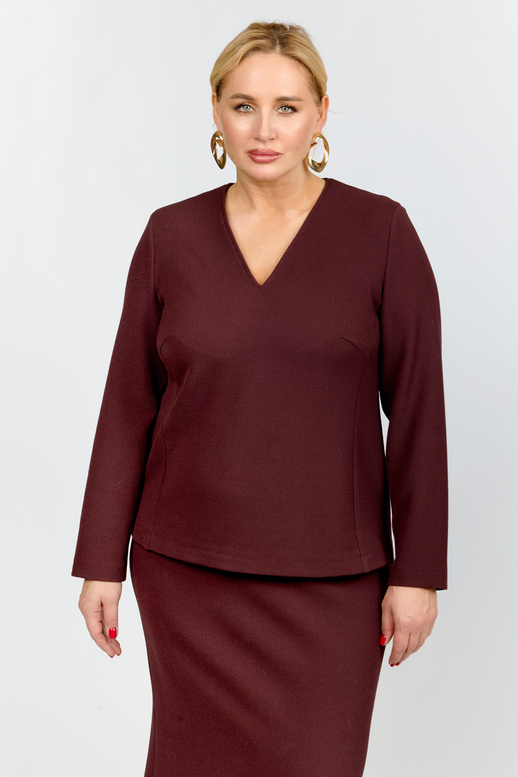 Блуза с V-образным вырезом прямого кроя и рукавом 7/8.