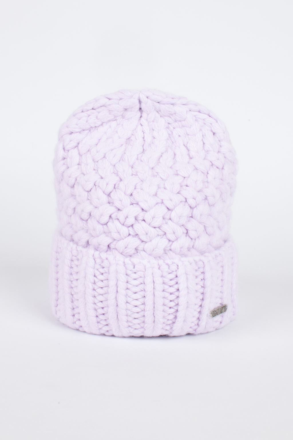 Шапка женская крупной вязки с отворотом. Является совершенным аксессуаром для утепления в осенний и зимний сезон.