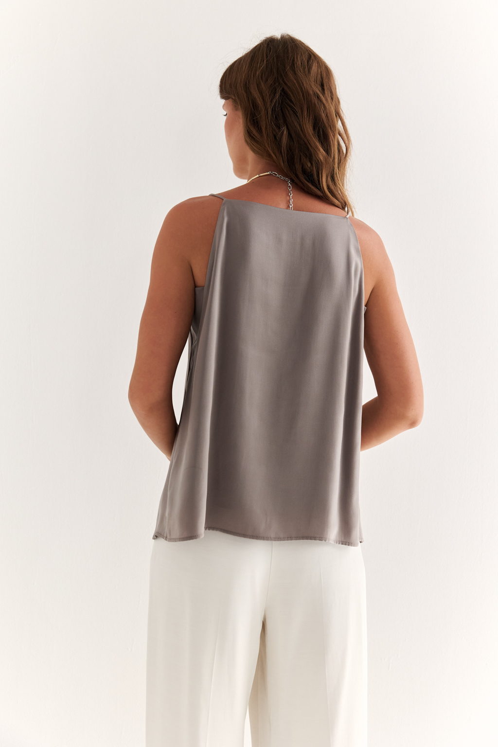 Топ на бретелях прямого силуэта с прямым вырезом горловины