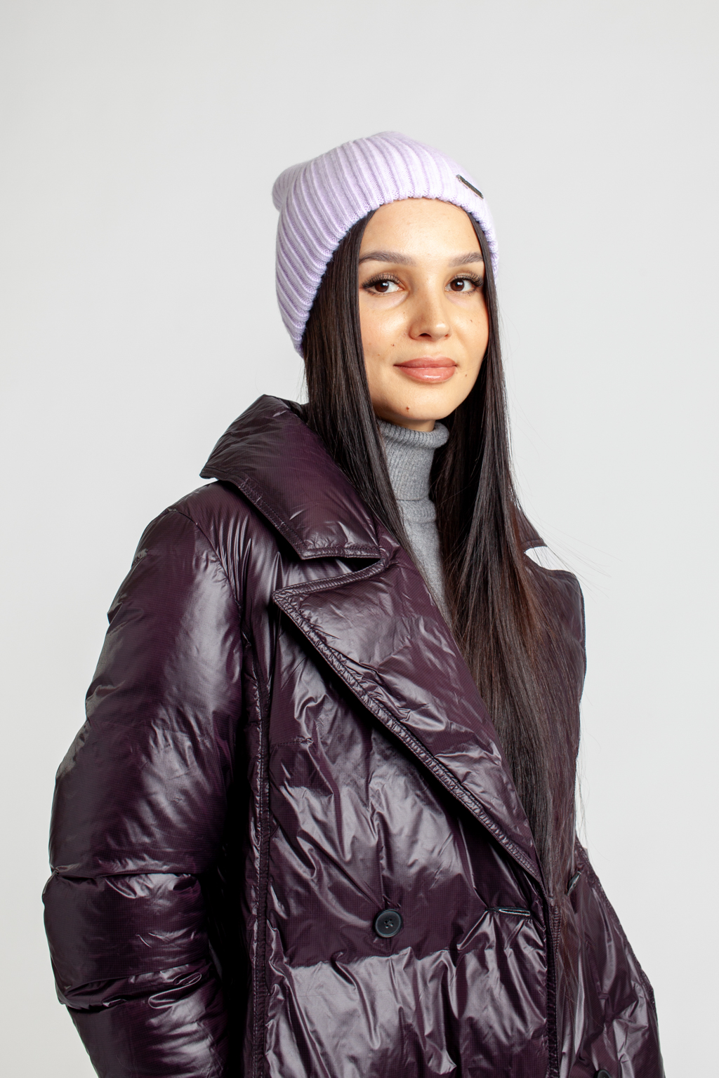 Шапка женская бини. Теплый и стильный головной убор, выполненный из пряжи альпаки, с добавлением шерсти и акрила. Шапка является совершенным аксессуаром для утепления в осенний и зимний сезон.