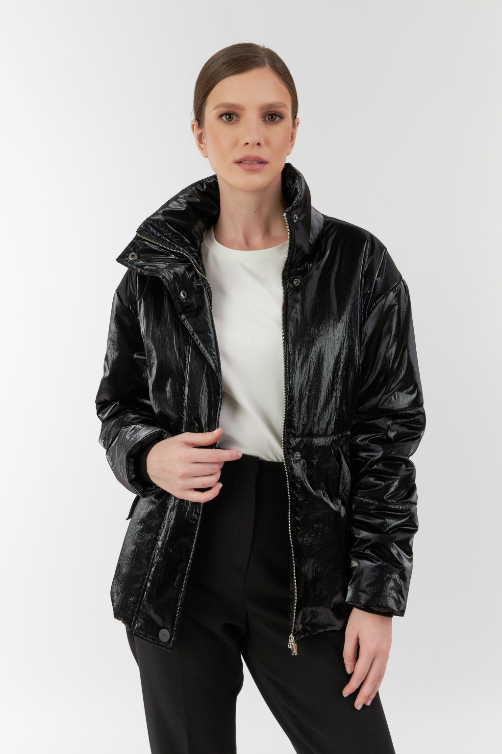 Куртка оверсайз с воротником стойкой с застежка на молнию и на кнопки