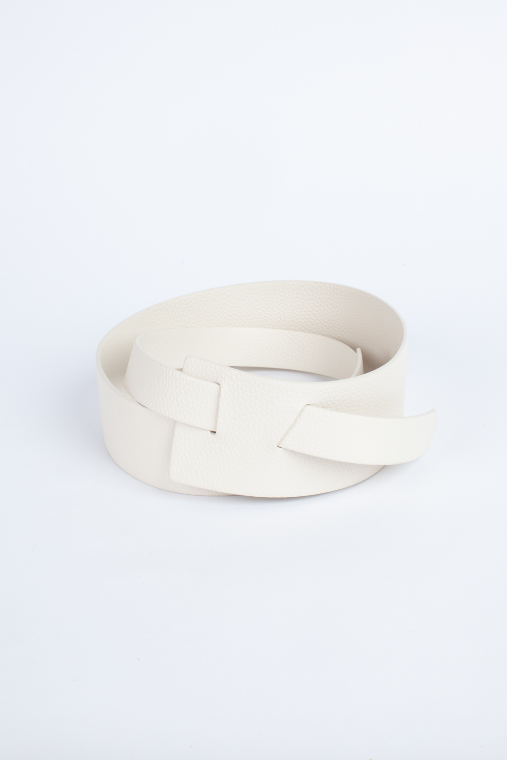 Длина ремня 1,2 м, ширина 7- 4 см