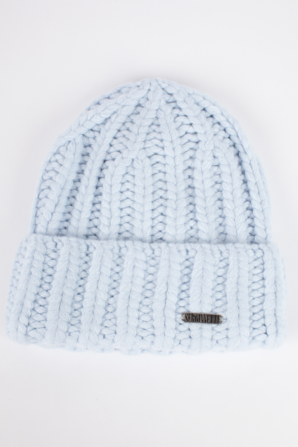 Шапка женская крупной вязки с отворотом. Является совершенным аксессуаром для утепления в осенний и зимний сезон.