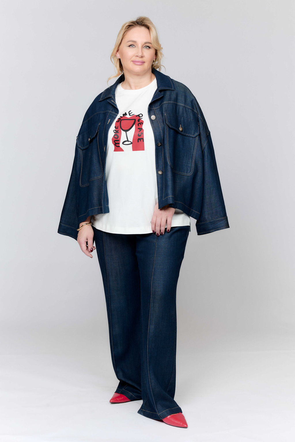 Футболка свободного кроя с коротким рукавом. Принт "Красное вино".