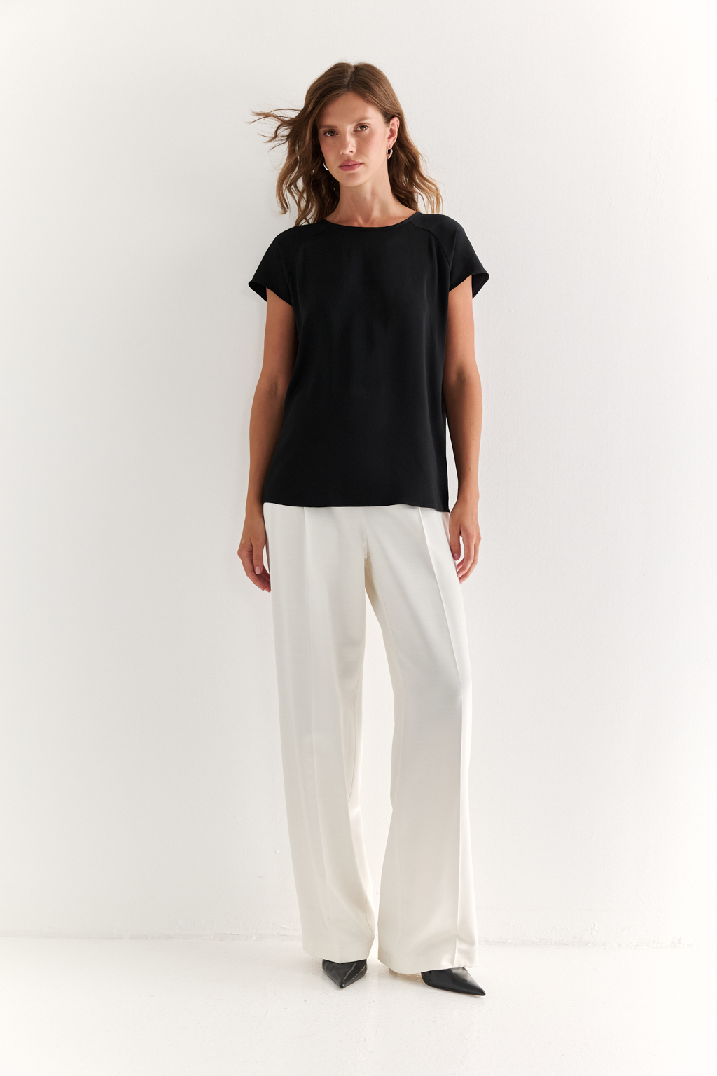 Блуза прямого силуэта с короткими рукавами