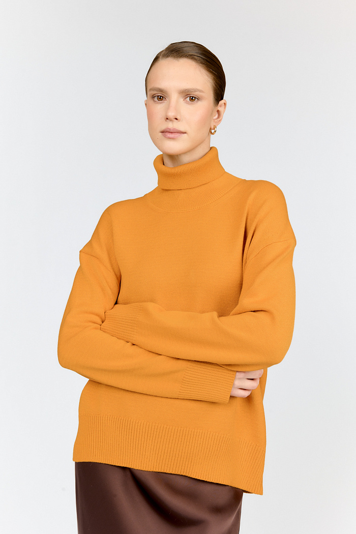 Джемпер силуэта оверсайз с высокой горловиной