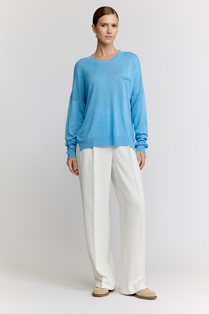 Джемпер с  нагрудным карманом.